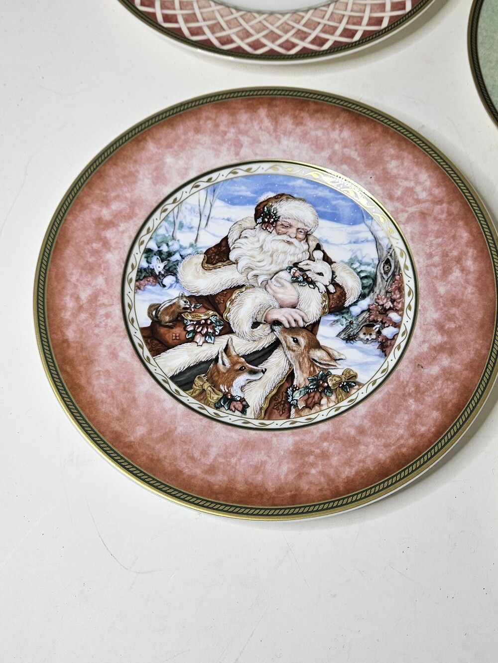 Fitz & Floyd Winter Holiday Collector Plates Santa Portrait Rose Wreath Set Of 4 - Picture 3 of 9